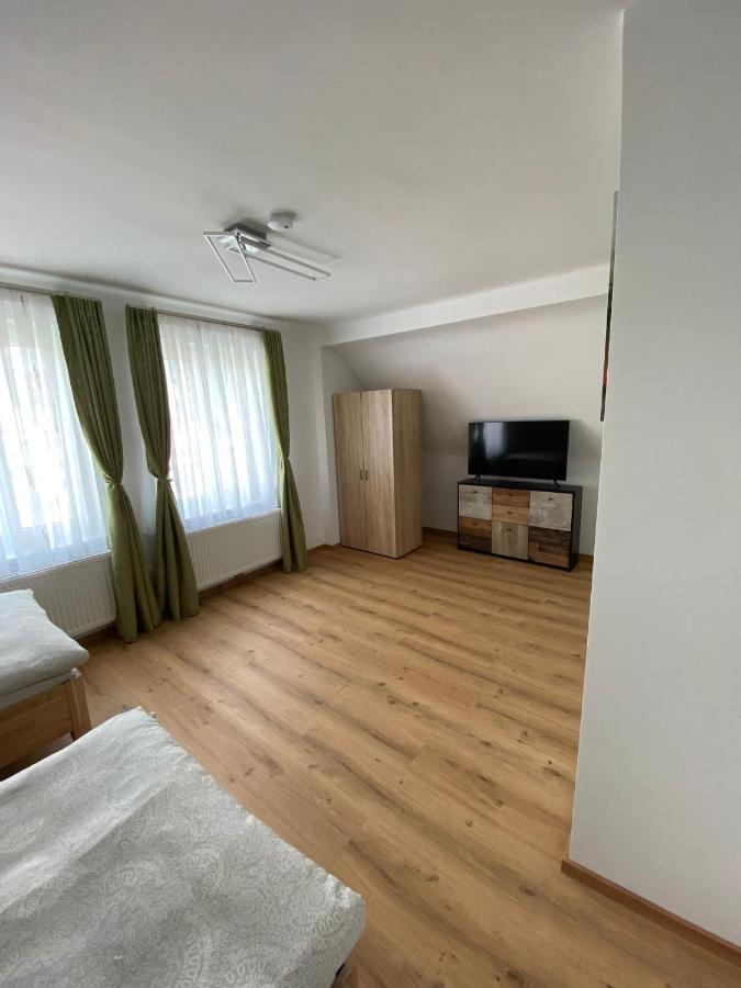 Private Zimmer Hoap Leoben  Exteriör bild